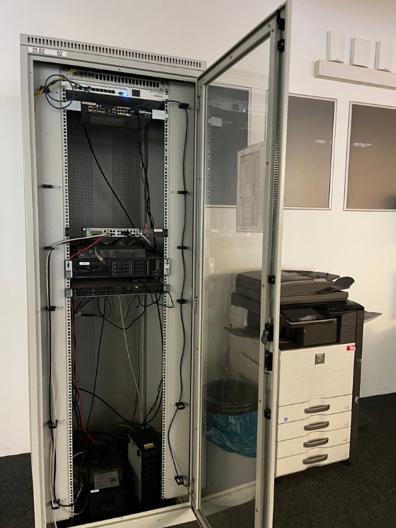 Drucker_Netzwerkschrank.png
